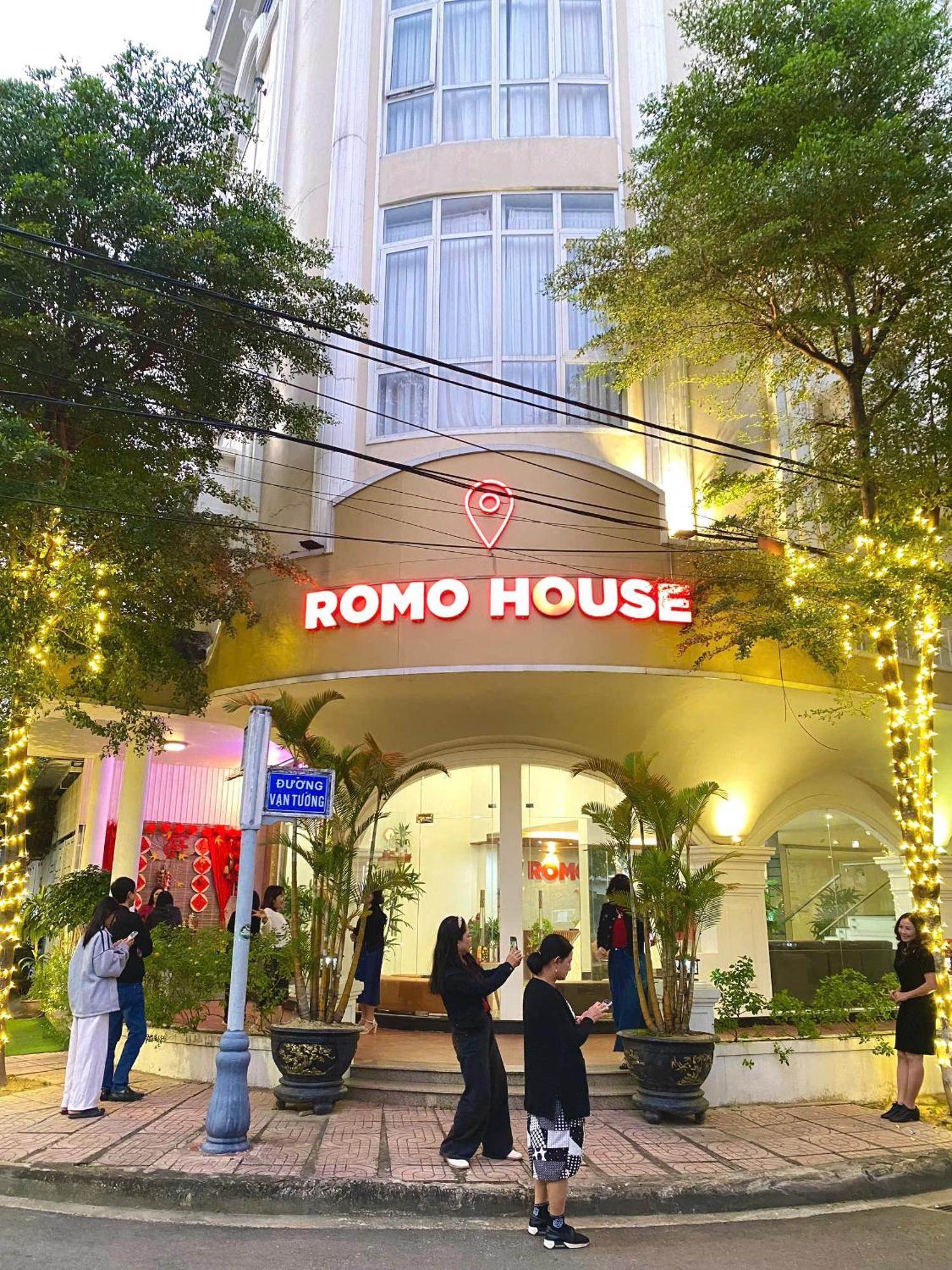 ホテル Khach San Romo クアンガイ エクステリア 写真